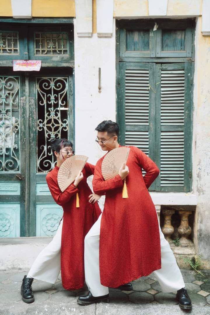 Chụp ảnh couple Tết theo concept áo dài cách tân ngoại cảnh