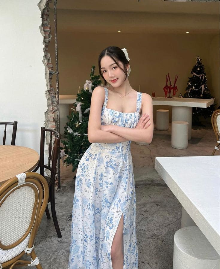 Các Kiểu Váy Maxi Hoa Nhí Đi Biển Hot Nhất Hiện Nay - Váy Maxi Hoa Nhí Đi Biển Xẻ Tà