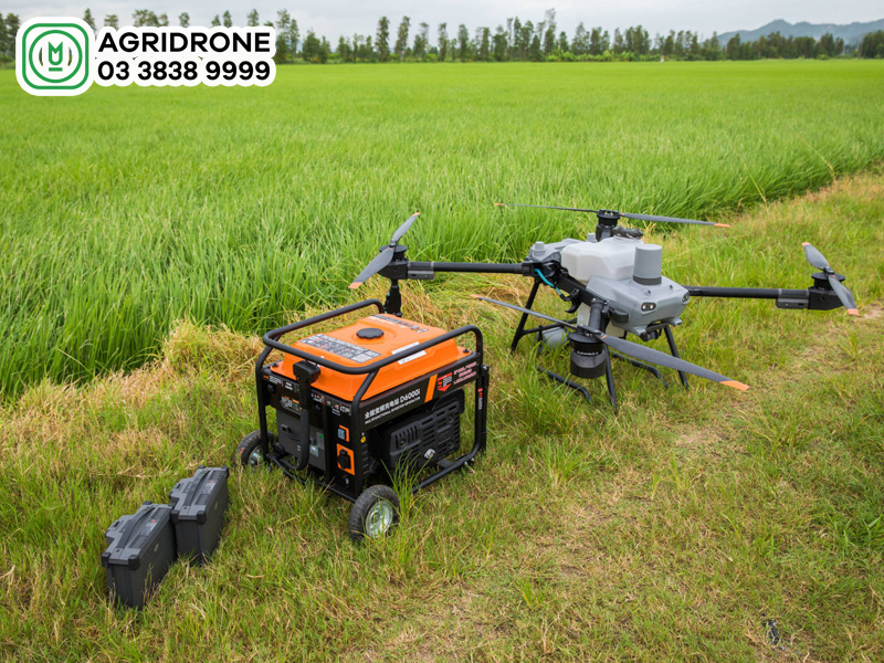 danh gia may bay phun xit thuoc phan dji t25 2