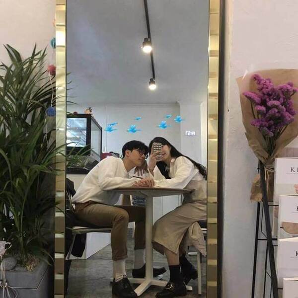 Selfie với crush trong gương