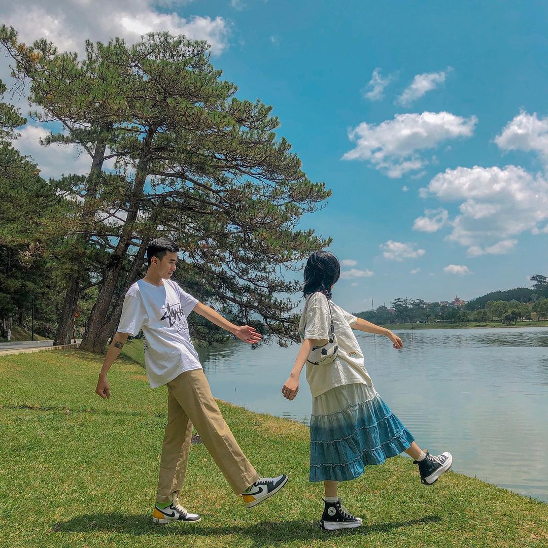 Pose chụp ảnh đáng yêu cùng người ấy ở tàu điện ngầm