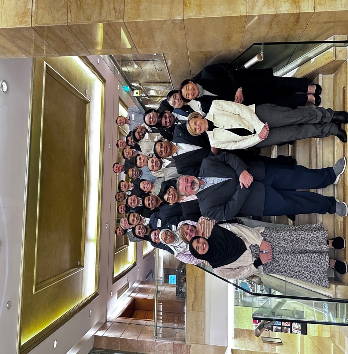 Giảng viên và các học viên APAC tham gia khóa đào tạo