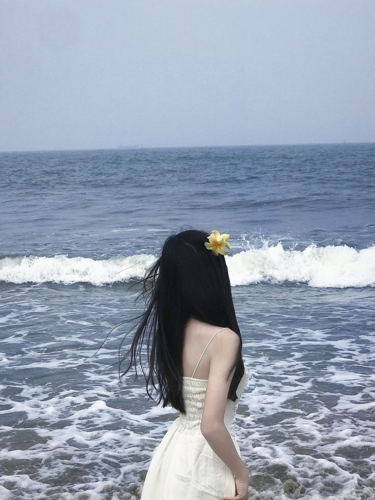 Ảnh gái đẹp che mặt tạo dáng quyến rũ và bí ẩn