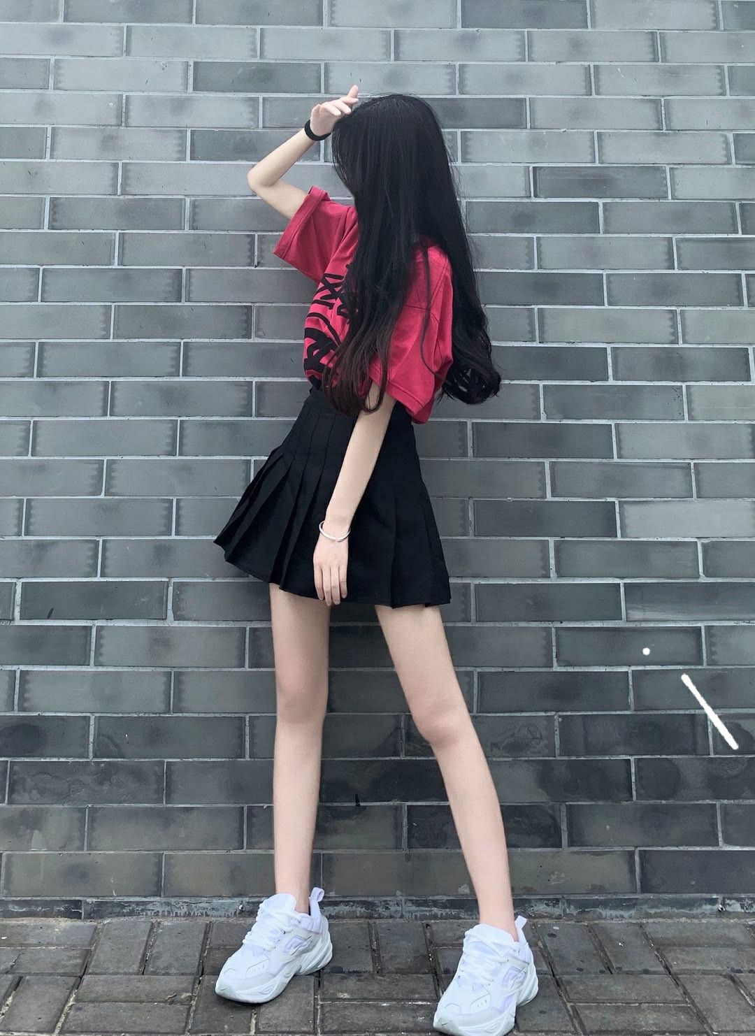 Ảnh gái xinh mặc váy ngắn để lộ hàng nhìn là muốn húp ngay