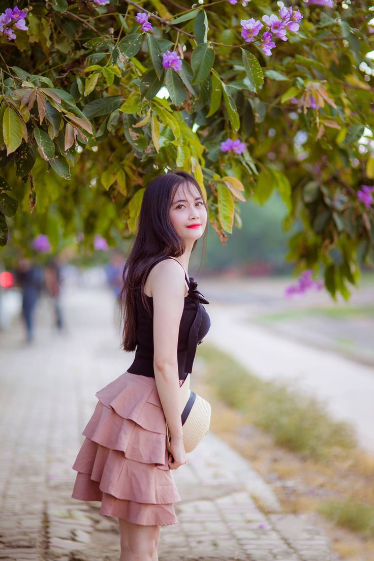 Hình ảnh gái mặc váy ngắn màu trắng cute