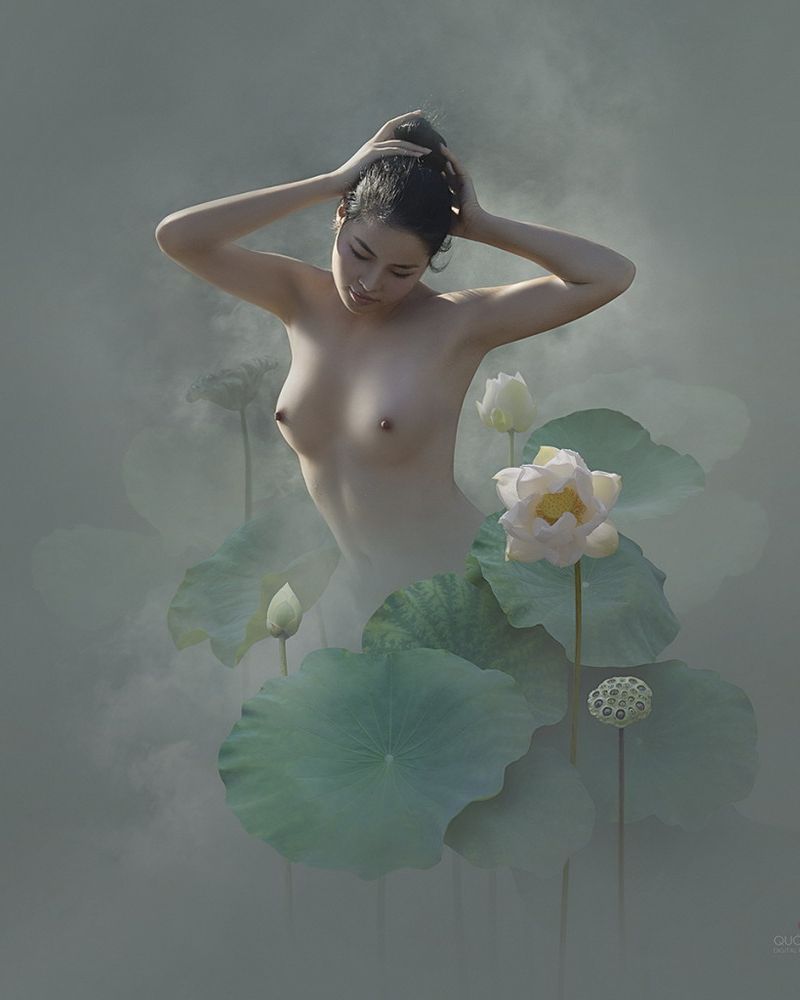 Gái xinh ở trần lộ vú đẹp