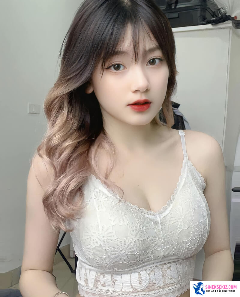 Ngắm hình gái khoe vú đẹp