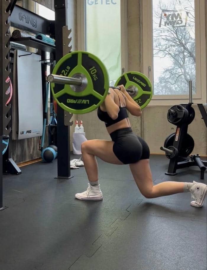 Gái tập gym body chuẩn