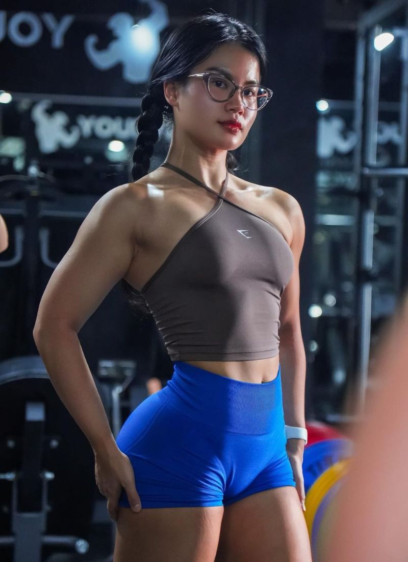 Gái tập gym đít to