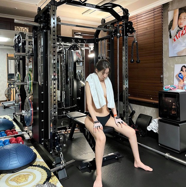 Ảnh gái xinh tập gym săn chắc