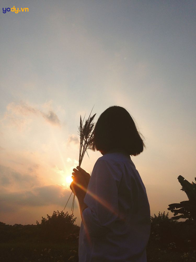 ảnh cô gái quay lưng