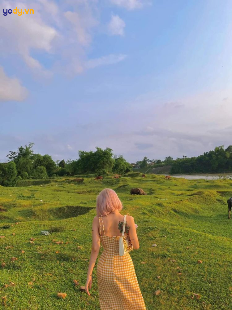 ảnh cô gái quay lưng