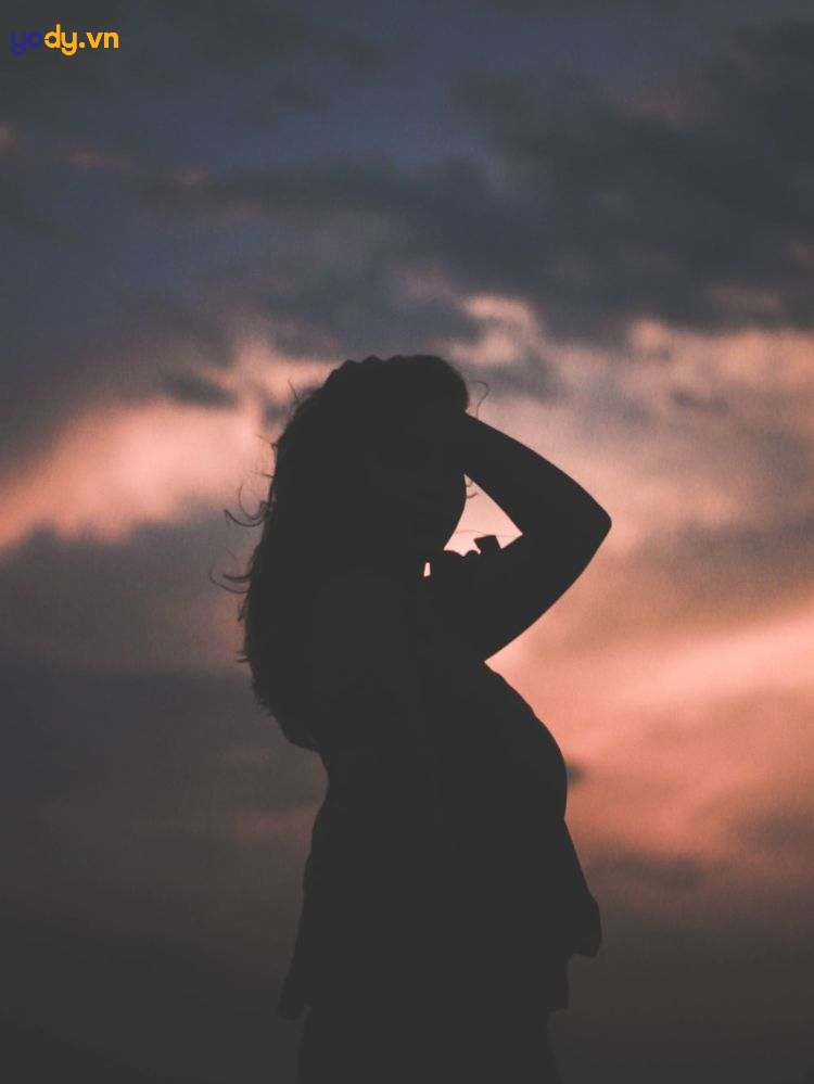 ảnh cô gái quay lưng