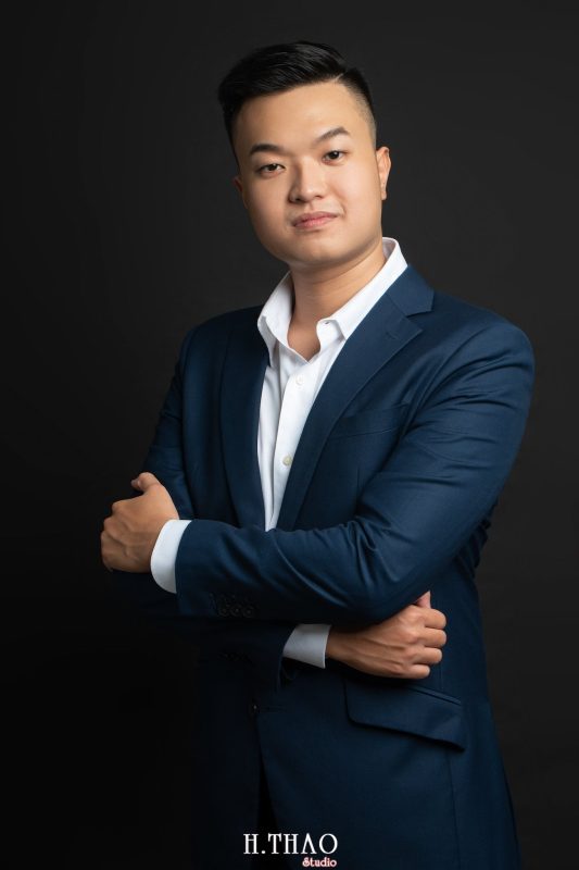 35 cách tạo dáng chụp ảnh doanh nhân chuyên nghiệp – HThao Studio