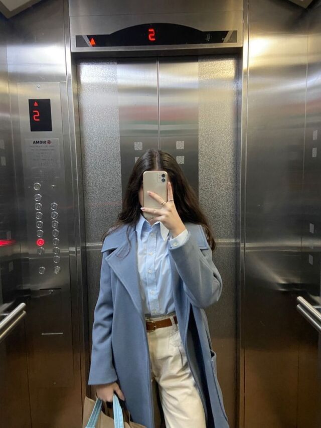 Hình ảnh doanh nhân nữ mặc váy ôm body