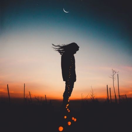 Hình nền nữ tông trầm thể hiện tâm trạng, nền tối giúp biểu tượng rõ ràng