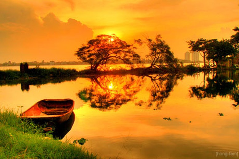 Đêm trăng chơi Hồ Tây