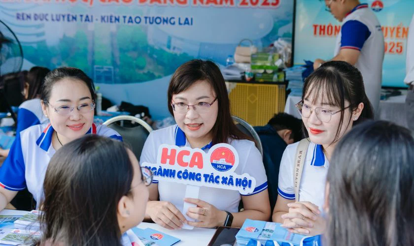 Các yếu tố ảnh hưởng đến học phí Học viện Cán bộ Thành phố Hồ Chí Minh