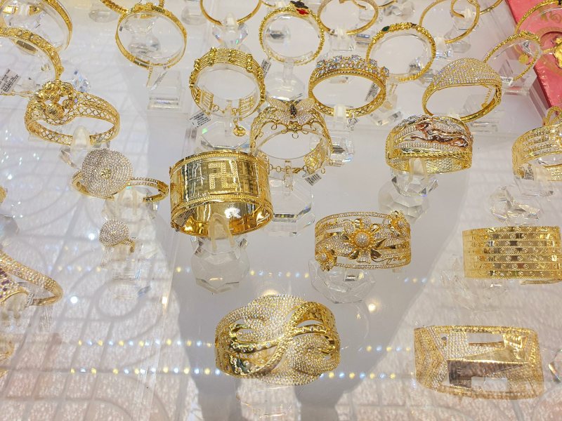 Trang Sức - Dẻo, Dễ Tạo Hình, Có Tính Thẩm Mỹ Cao