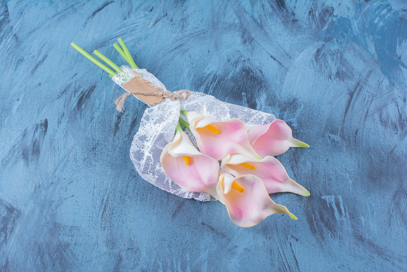 Alt: Hoa sáp trang trí thích hợp làm quà lần đầu gặp mặt.