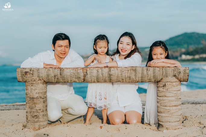 chup anh gia dinh 4 nguoi