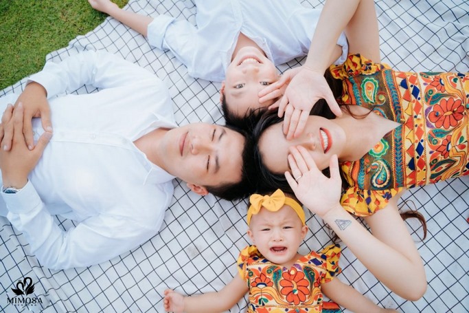 chup anh gia dinh 4 nguoi