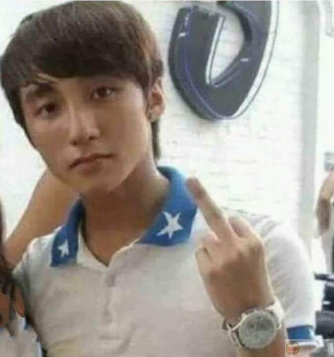 Meme có cái con card