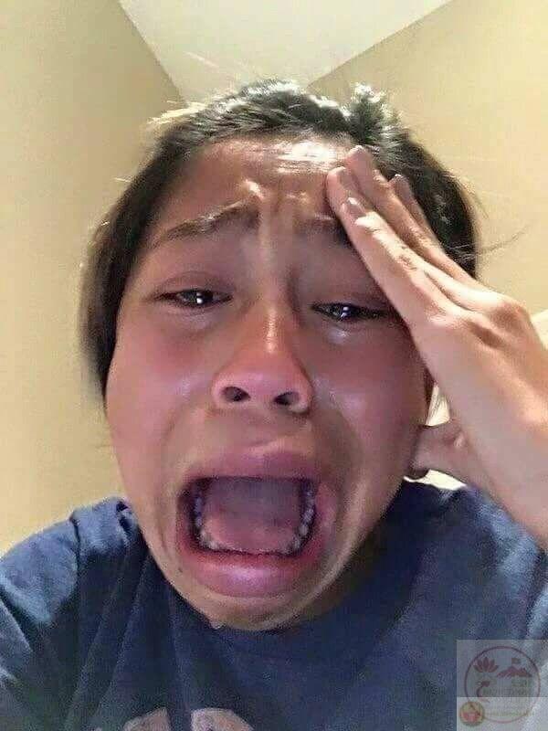 Meme khóc nức nở trở thành lời chia sẻ vui vẻ khi người ta