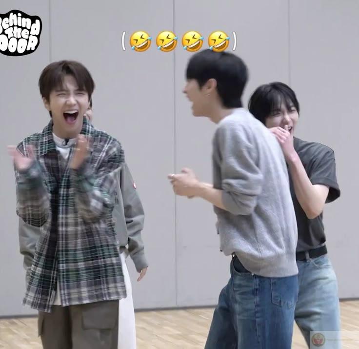 Cười khan rồi cười thật, rồi cười sặc