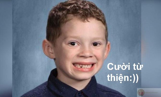 Cười sặc vì cái nét mặt không thể nghiêm túc