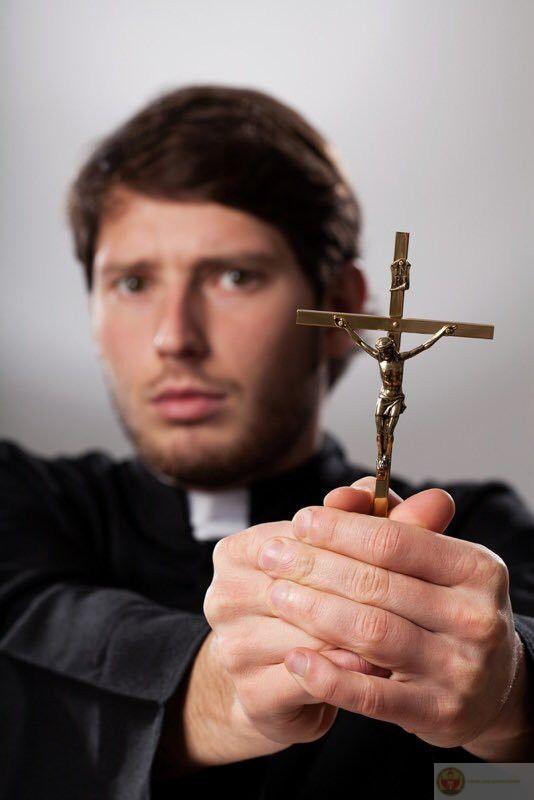 Ai đó làm meme thánh giá hoạt động liên tục