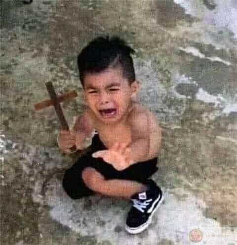 133+ meme thánh giá bựa, cầm thánh giá chiếu yêu