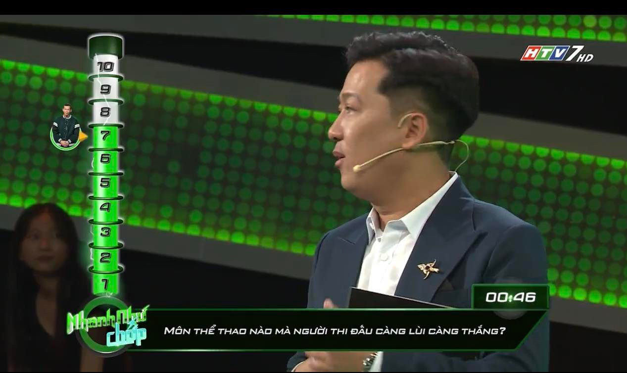 Câu đố Nhanh như chớp: Môn thể thao nào mà người thi đấu càng LÙI càng thắng?