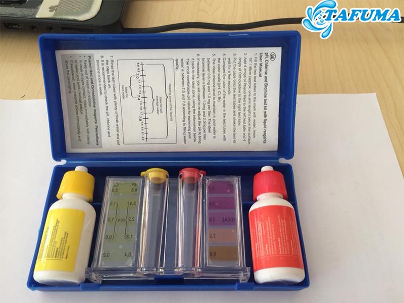 sử dụng bộ test thử nước tương đối đơn giản