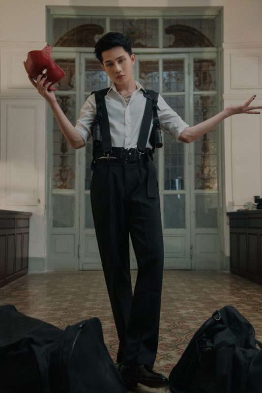 MV 'Ngôi sao cô đơn' của Jack: Bạo lực, hời hợt và khiên cưỡng