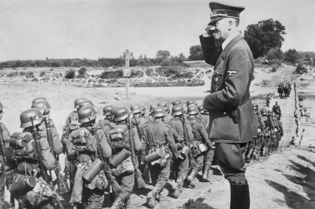Tám bước dẫn đến Chiến tranh thế giới thứ Hai của Hitler