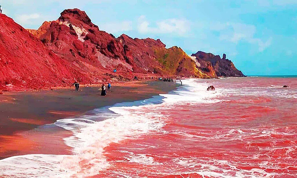 Phía đông bắc châu phi tiếp giáp với biển Đỏ