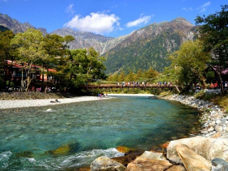 Sông ngòi Nhật Bản có đặc điểm nào sau đây? Phân bố sông Nhật Bản