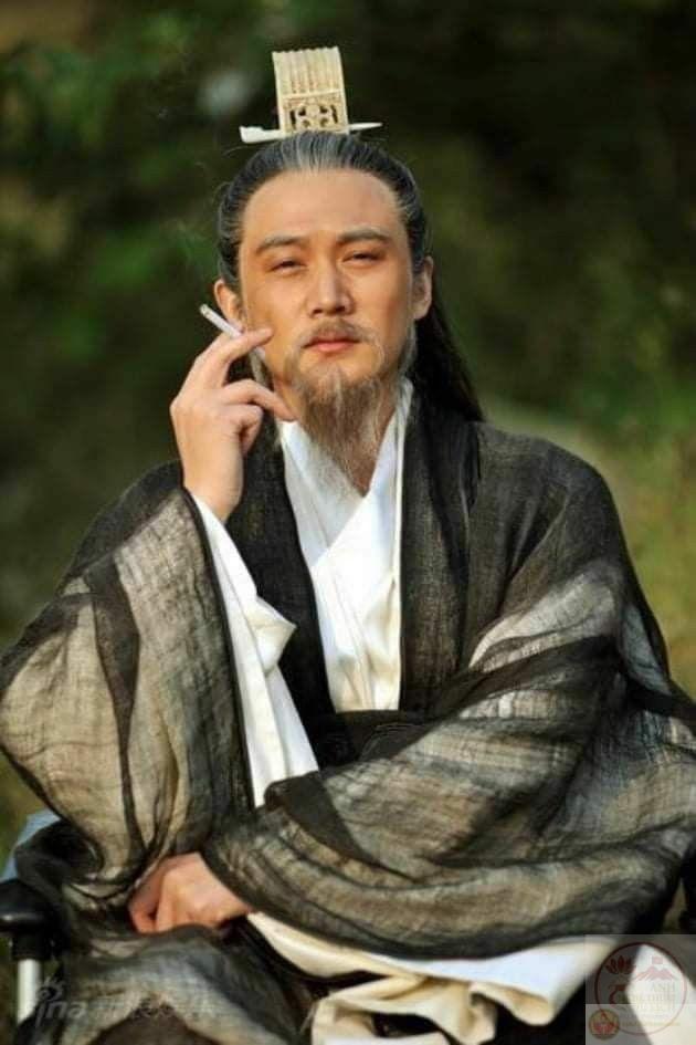 Một khoảnh khắc Gia Cát Lượng suy tư được chế lại khiến dân tình bật cười