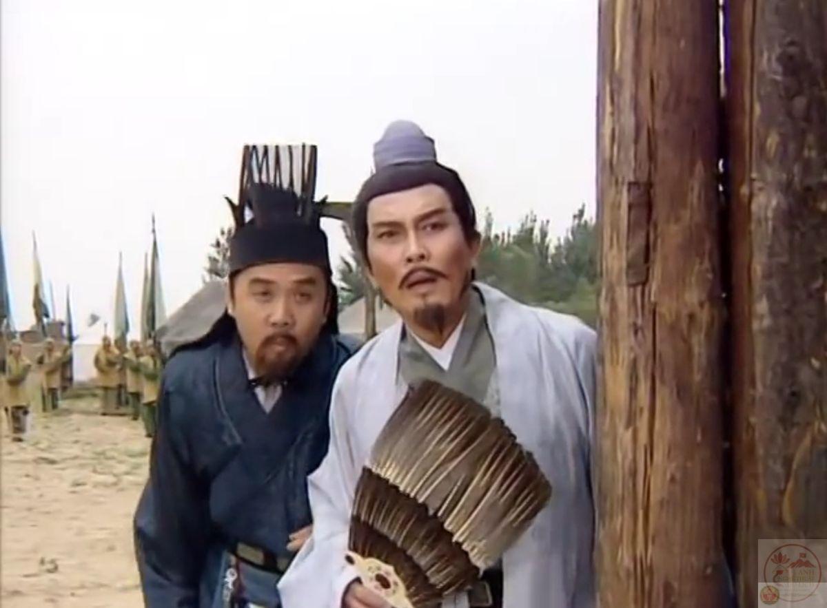 Hình ảnh lịch sử nay được tái hiện hài hước qua loạt ảnh chế lan truyền