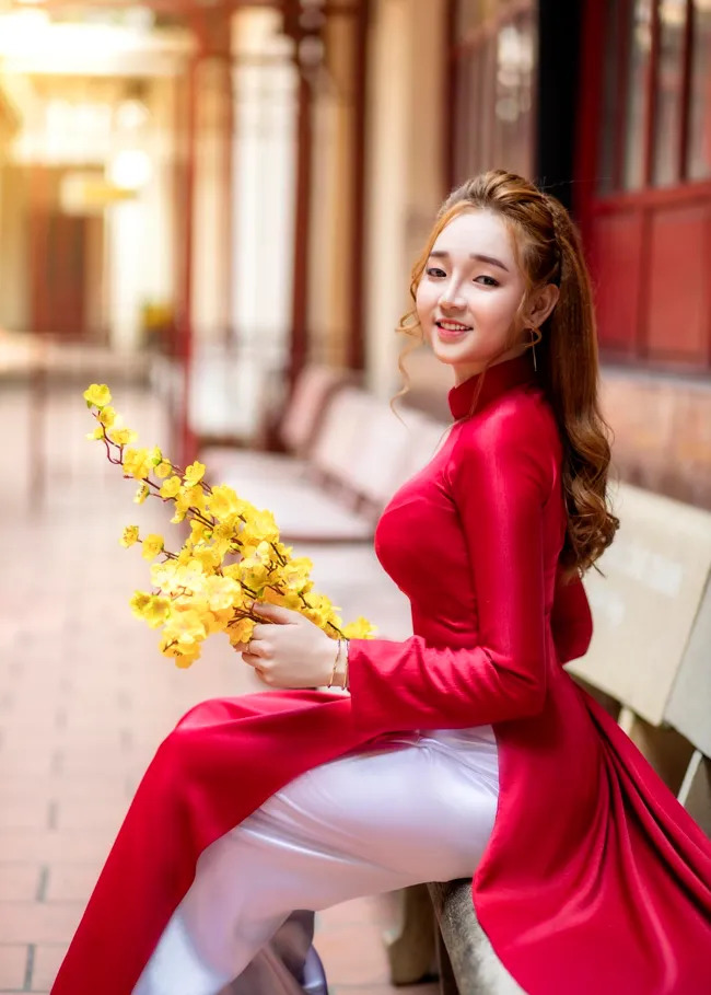 Cách tạo dáng chụp ảnh áo dài tết