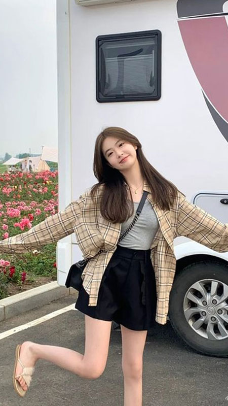 cach-tao-dang-chup-anh-dep-khi-mac-vay-15