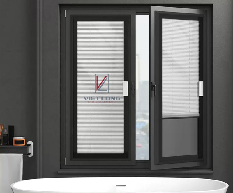 Cửa sổ mở quay kính hộp gắn rèm