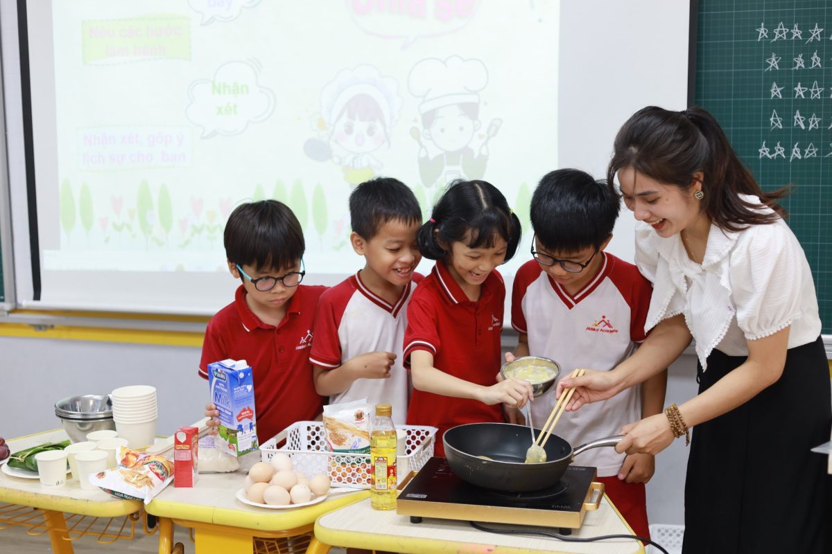 VÀO BẾP THẬT VUI!