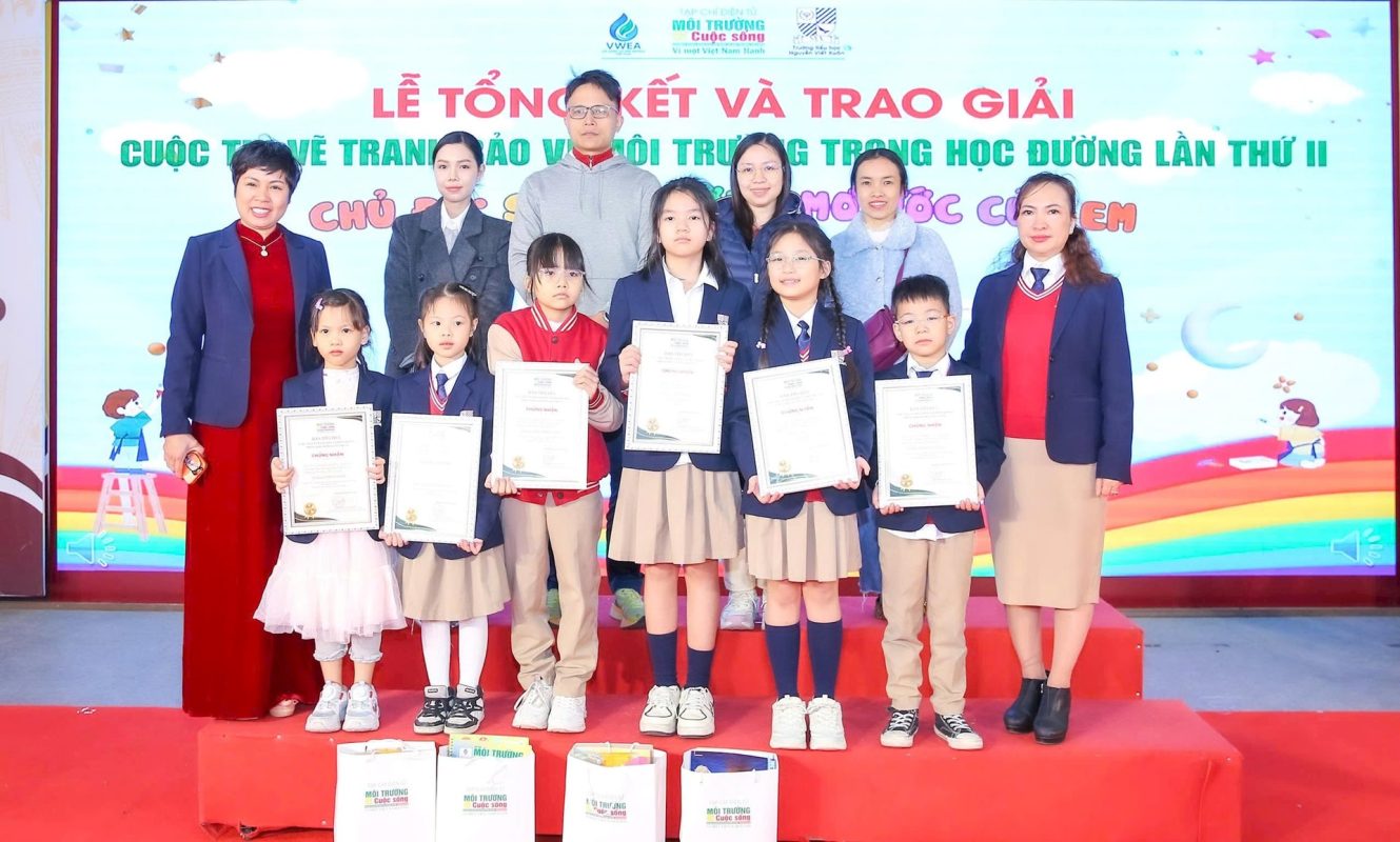 Những hình ảnh tại Lễ trao giải Cuộc thi vẽ tranh Bảo vệ môi trường trong học đường lần thứ II, chủ đề “Sân trường mơ ước của em"