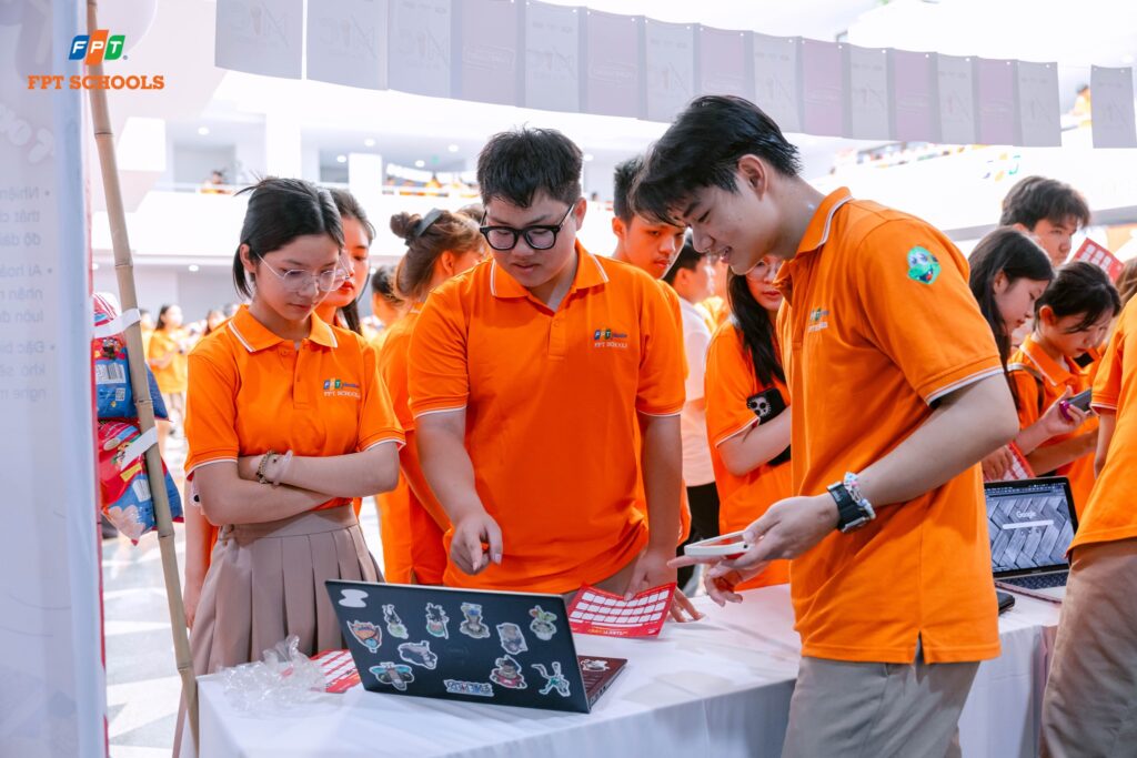 Xác định chủ đề chính