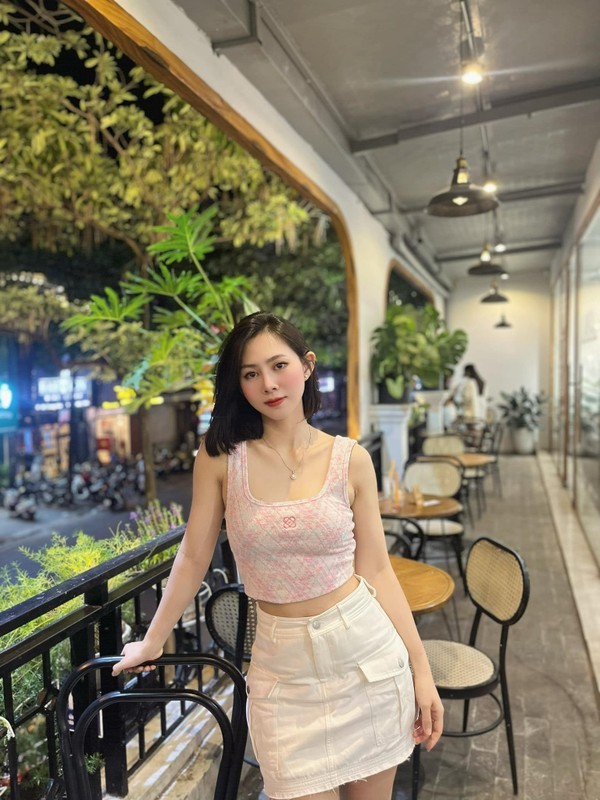 Yến Xôi tái xuất, khoe body 'nóng bỏng tay' trong bộ bikini