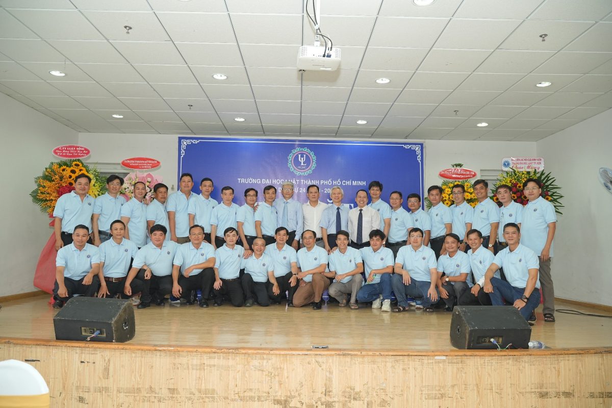 Lớp Dân sự khóa 24 (1999 - 2004) Trường ĐH Luật TP.HCM họp mặt kỷ niệm 20 năm ngày tốt nghiệp