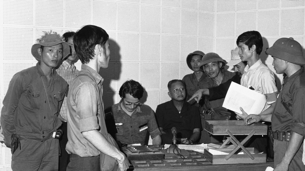 Tại sao Dương Văn Minh nhậm chức Tổng thống  trong giờ phút hoàng hôn của chế độ Sài Gòn ?