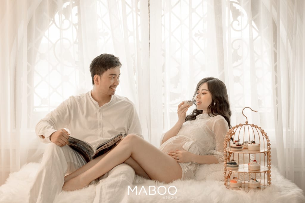 Chụp hình bầu cùng chồng